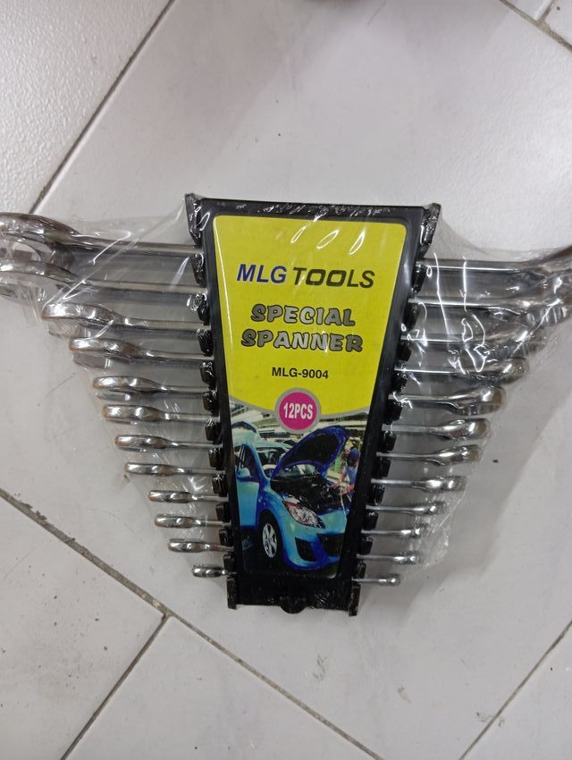 Set Chiavi Combinate Fisse 12pezzi 6-24mm