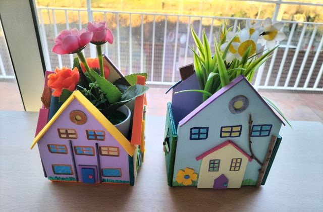 DOS MINI PORTA MACETAS EN MADERA 10€ LOS DOS