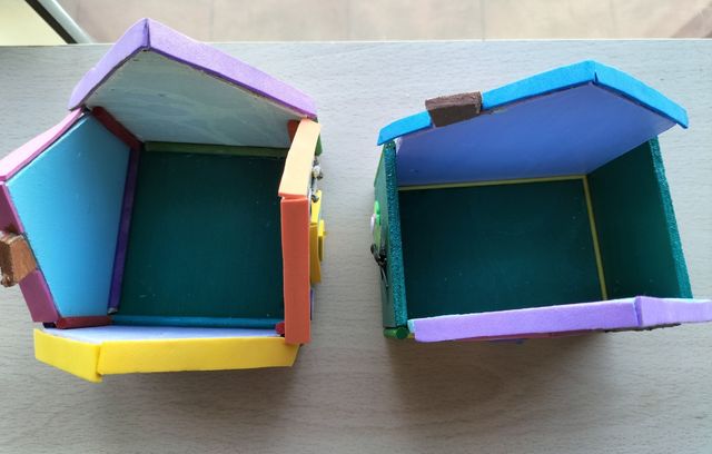 DOS MINI PORTA MACETAS EN MADERA 10€ LOS DOS