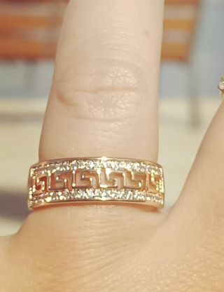 Anillo laminado en oro de 18k