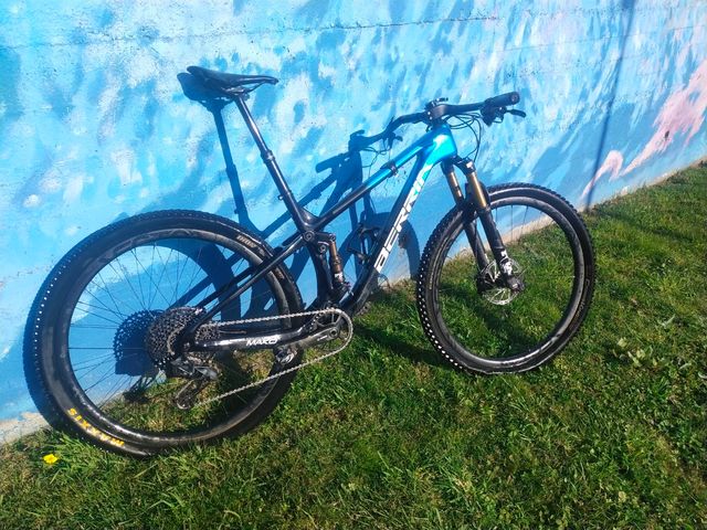 Berria Mako 9 AXS Kashima + Vector