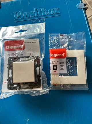 Pulsador legrand valena