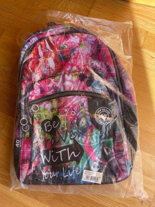 Mochila escolar nueva 