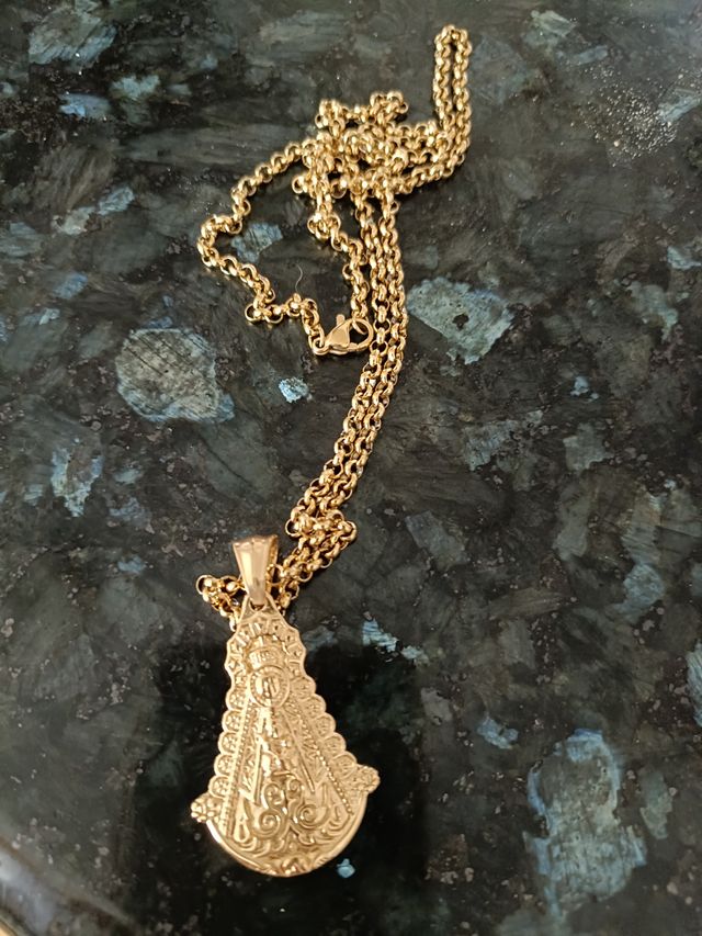 Cadena con virgen rocio