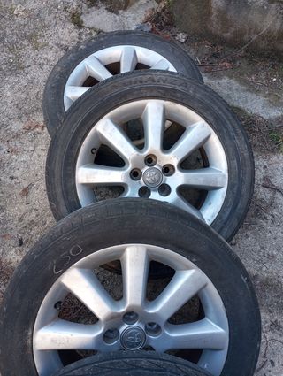 Llantas Toyota 