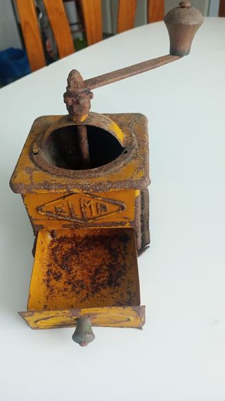 Molinillo de café antiguo elma