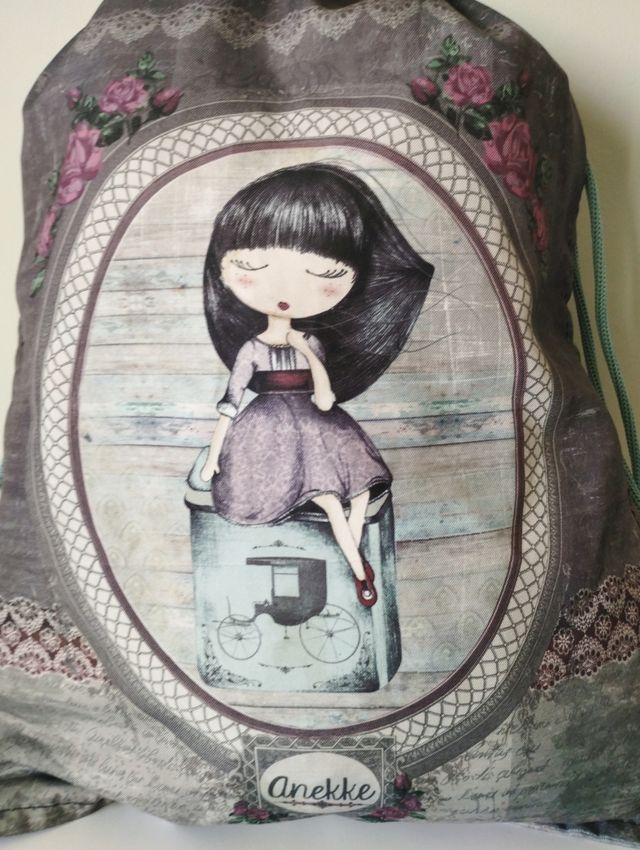 Mochila ,saquito marca Anekke