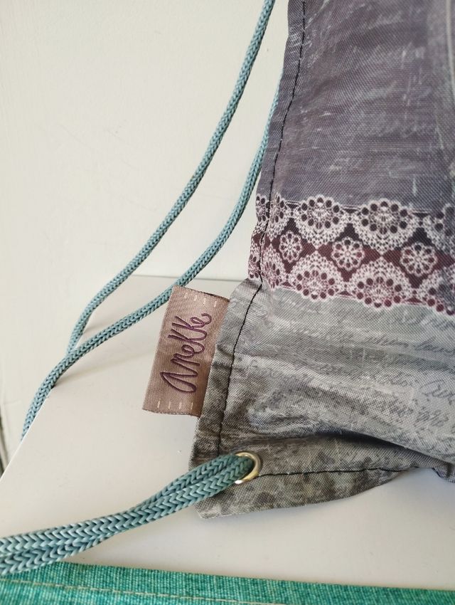 Mochila ,saquito marca Anekke