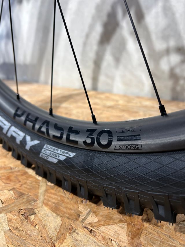 CUBE STEREO HYBRID ONE44 HPC SLT 800 2025