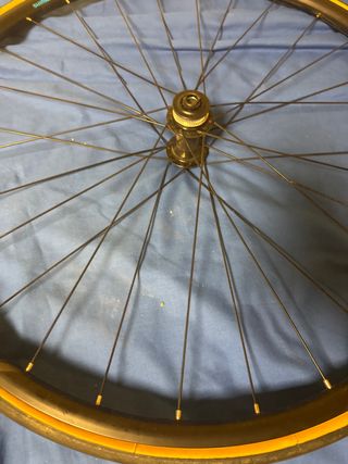 Rueda shimano carretera