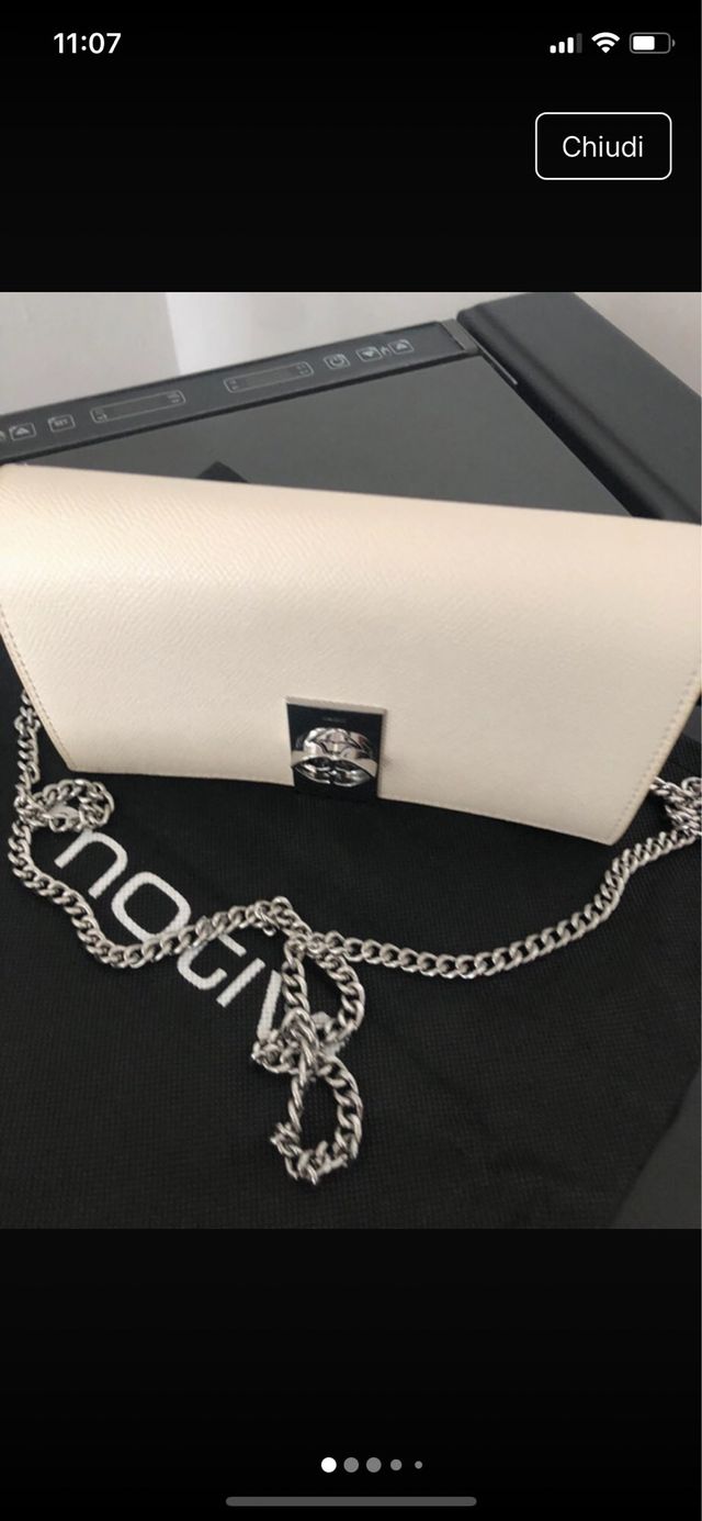 Pochette con catenella