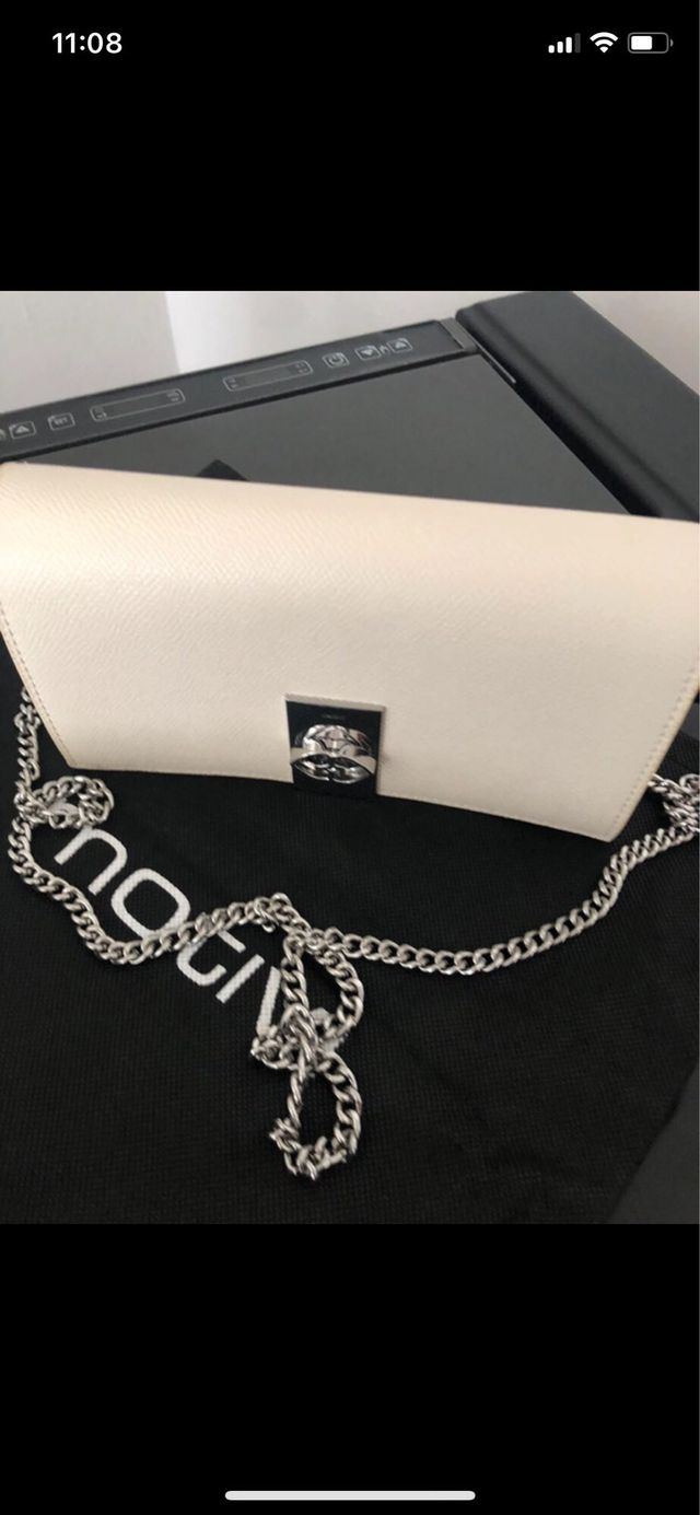 Pochette con catenella