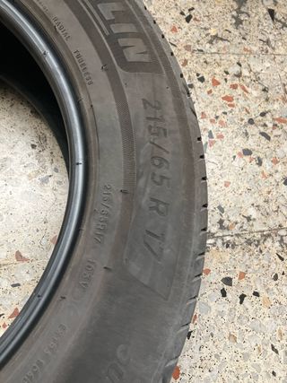 215/65R17 103V