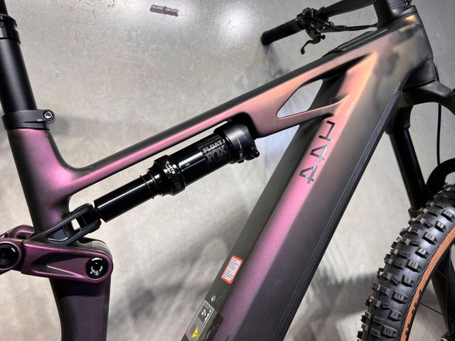 CUBE STEREO HYBRID ONE44 HPC SLX 800 2025 ROJO