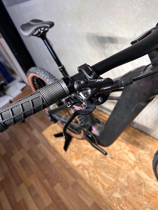 CUBE STEREO HYBRID ONE44 HPC SLX 800 2025 ROJO