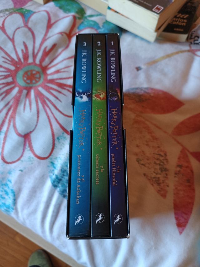 Harry Potter (estuche con las tres primeras novelas): (Contiene La piedra filosofal, La cámara de los secretos, El prisionero de Azkabán)