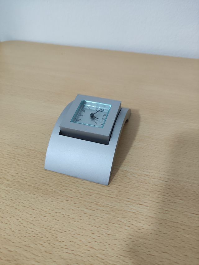 🕰️ Reloj de sobremesa