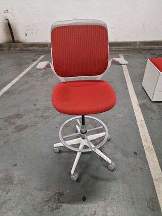 Silla taburete steelcase modelo. COBI