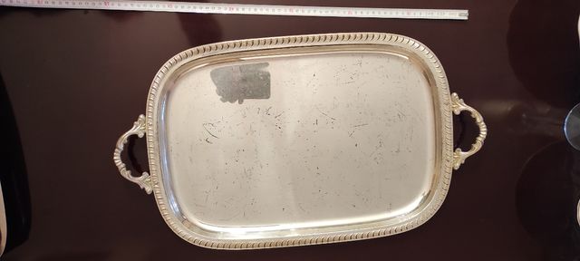 Lote de bandejas y salsera metálicas