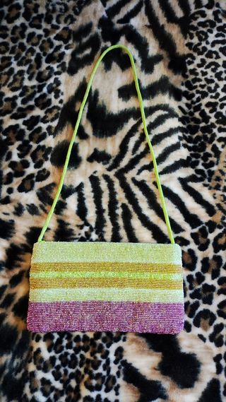 Bolso de fiesta de tela y abalorios 