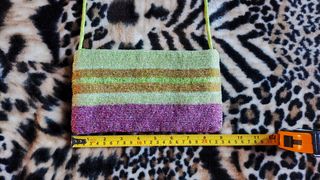 Bolso de fiesta de tela y abalorios 