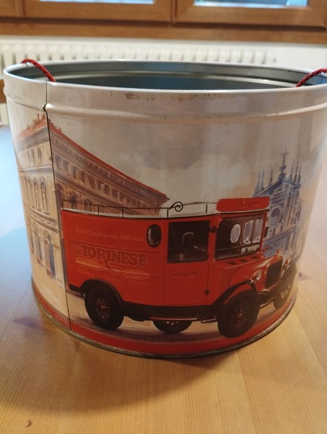 Scatola di latta vintage