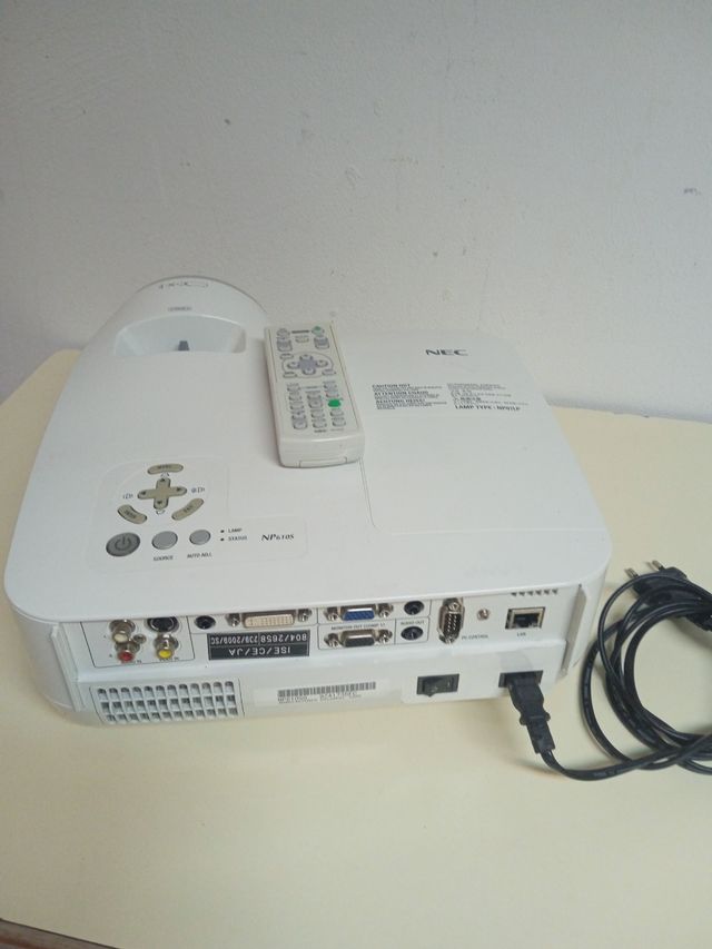 Proyector nec,lampara nueva.GANGA
