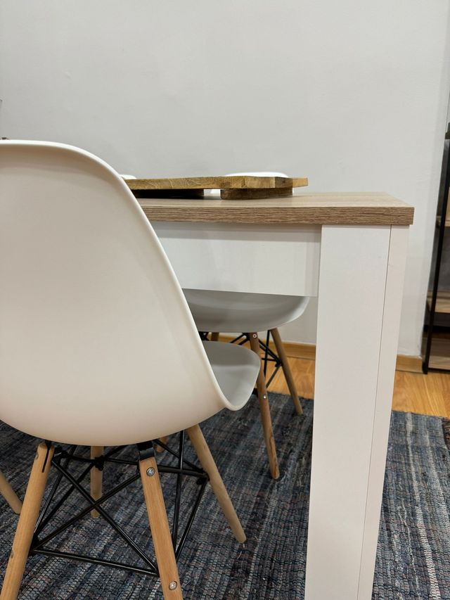 Tavolo da pranzo con 4 sedie nordiche