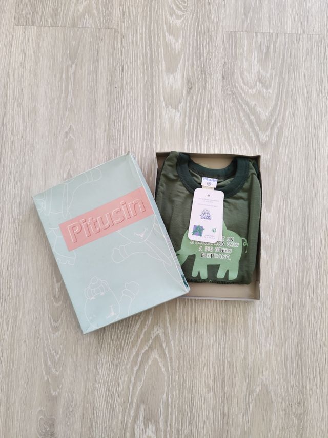 Pijama de niño. Sin mangas. Nuevo.