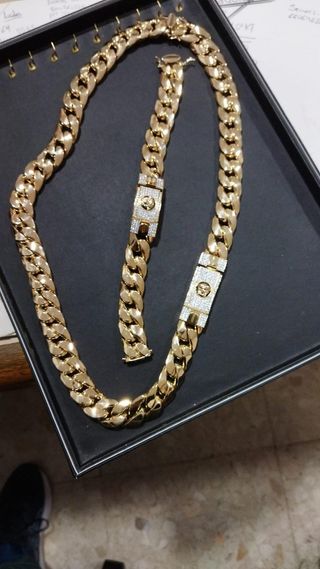 VENDO CONJUNTO VERSACE 18K ESCLAVA Y CADENA
