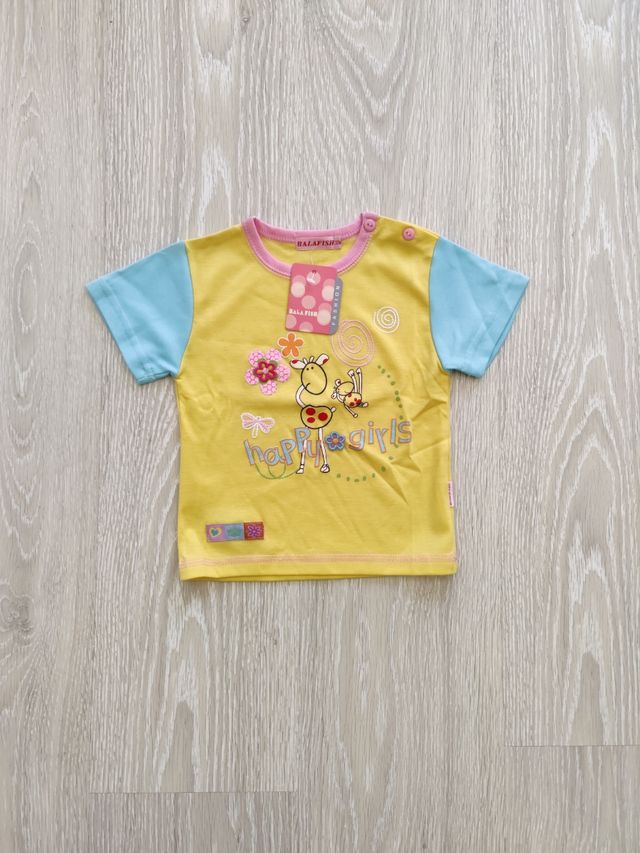 Camiseta de niña. Manga corta. Nueva.