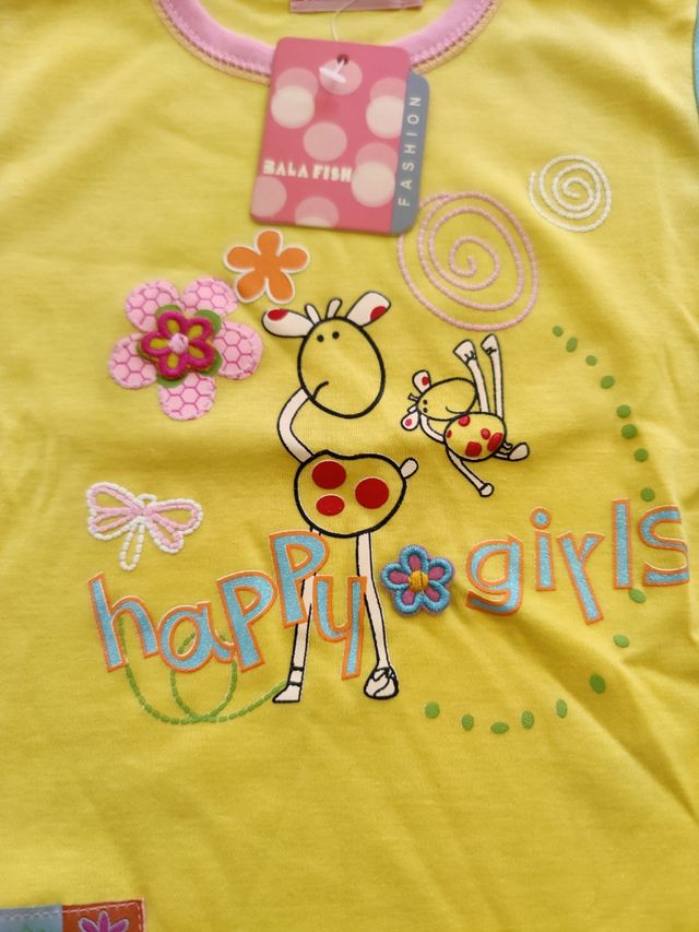 Camiseta de niña. Manga corta. Nueva.
