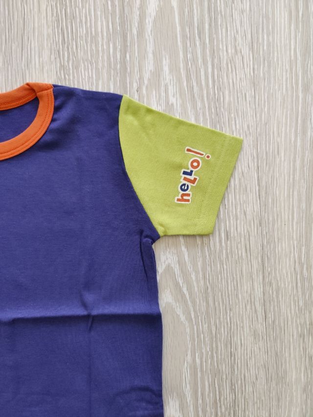 Camiseta de niño. Manga corta. Nueva.