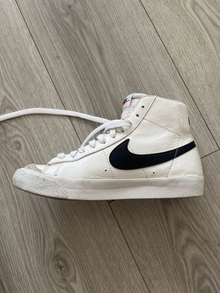 Nike Blazer Mid '77