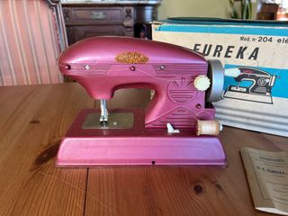 Maquina de coser de juguete