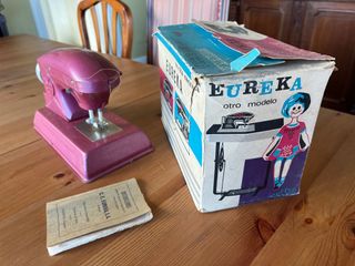 Maquina de coser de juguete