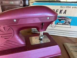 Maquina de coser de juguete