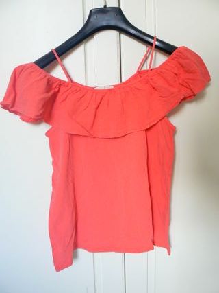 Maglia scollo a barchetta con volants Marca: Zara