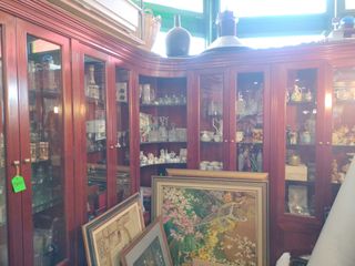 Mueble de comedor con barra de bar