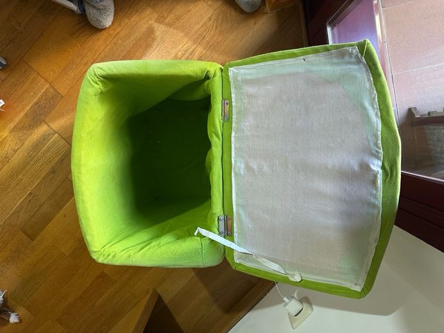 Cesto grande multiusos de madera y mimbre.