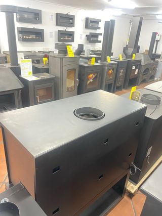 ESTUFA CON HORNO ENVOLVENTE A LEÑA