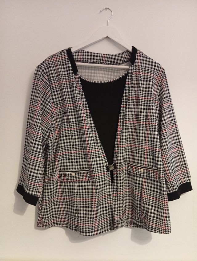 Chaqueta camiseta dos en uno