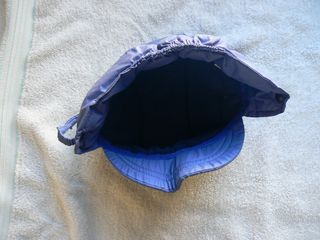 Cappellino termico imbottito con paraorecchie