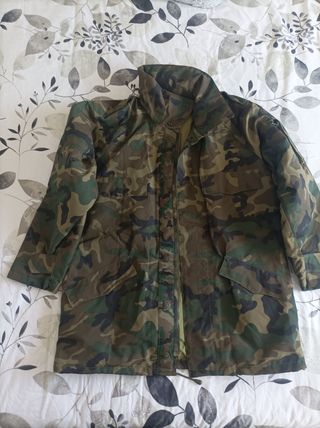 Chubasquero camuflaje militar