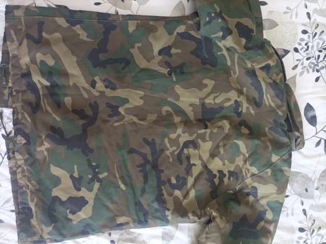 Chubasquero camuflaje militar