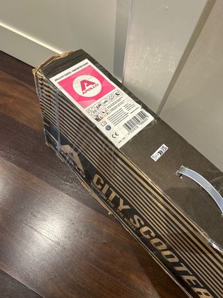 Patinete rosa 2 ruedas nuevo a estrenar