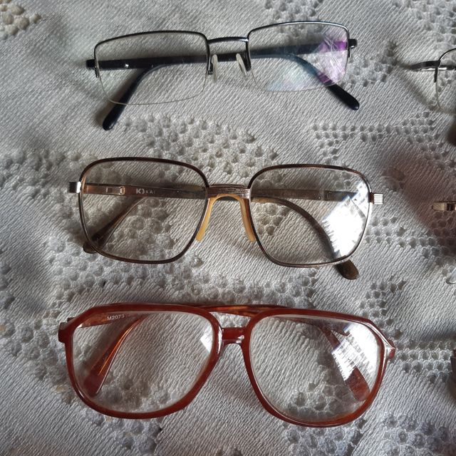 Lote 12 monturas y 4 estuches