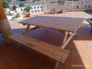 Nuovissimi tavoli da picnic in legno