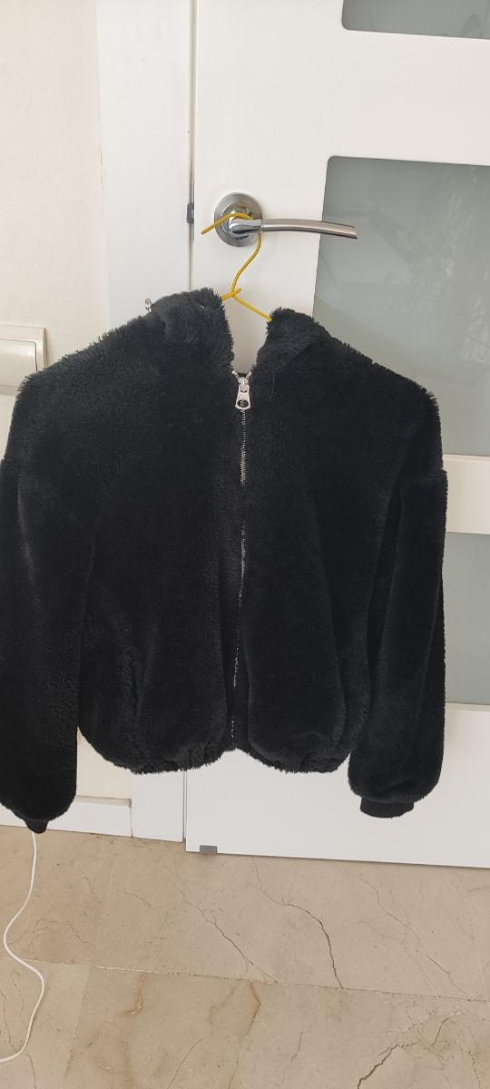 Chaqueta pelo negra