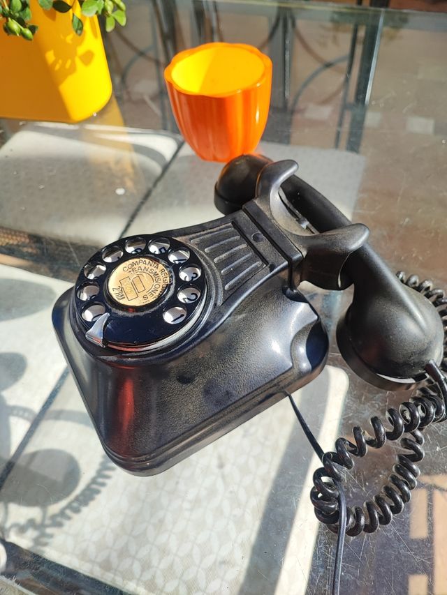 Teléfono antiguo